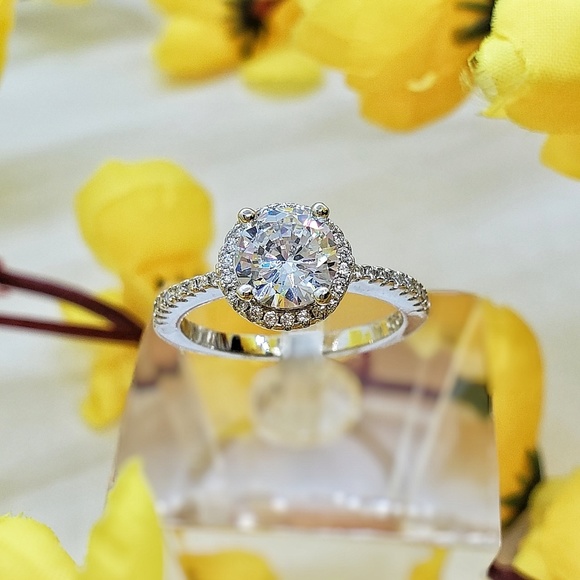 ROUND STONE LUXURY STERLING SILVER RING - Picture 5 of 8